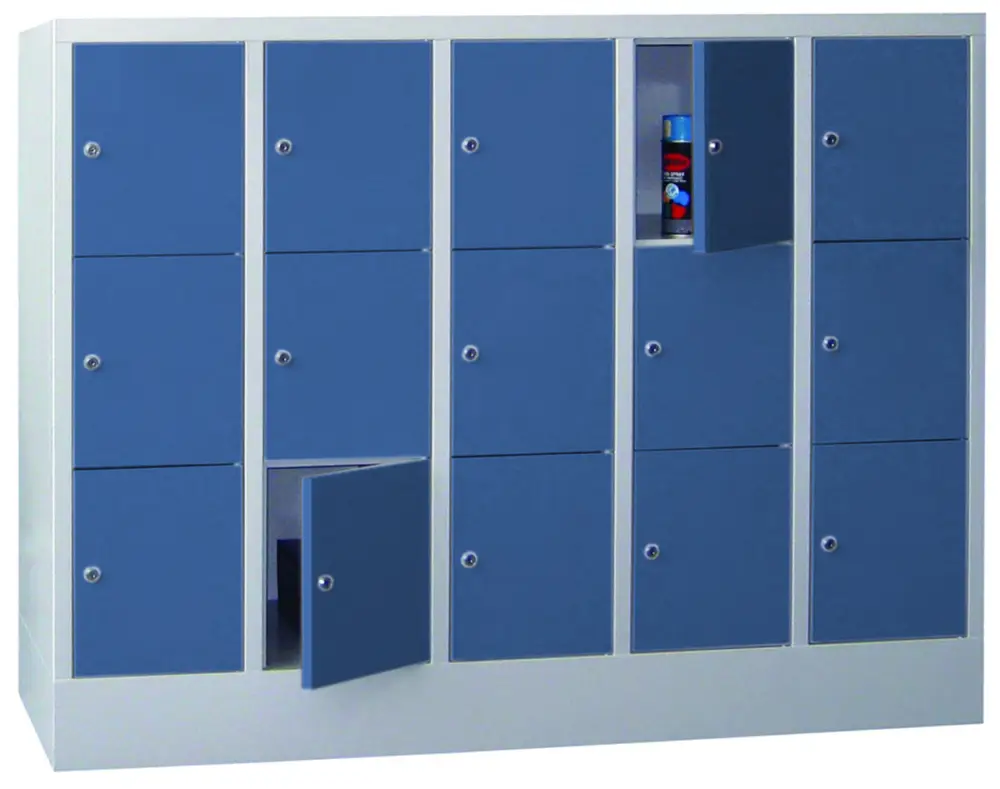 Pavoy Schließfachschrank mit Sockel und Vollblechtüren 1187 x 1500 x 500 mm - 3 x 5 Fächer mit Zylinderschloss - RAL 7035 5010 Knallerangebot